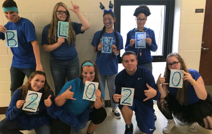 Sophomores gather their best blue outfits for spirit week.