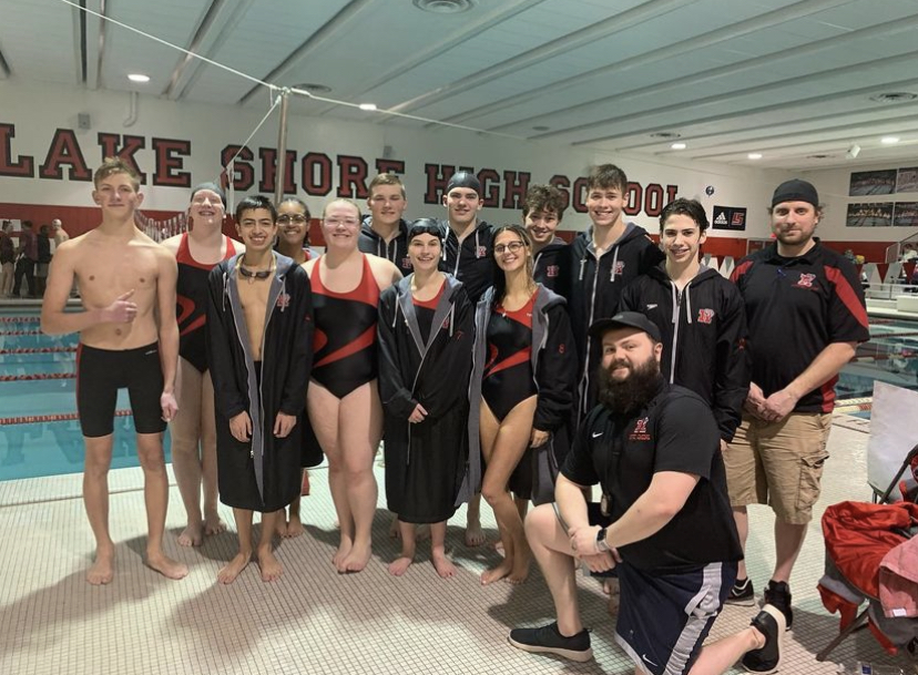 RHS Swim team gets second at divisions